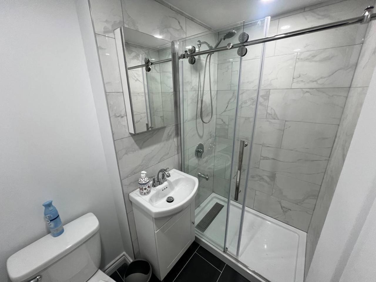#1 Convvy-Nient Residence! Toronto Exterior foto